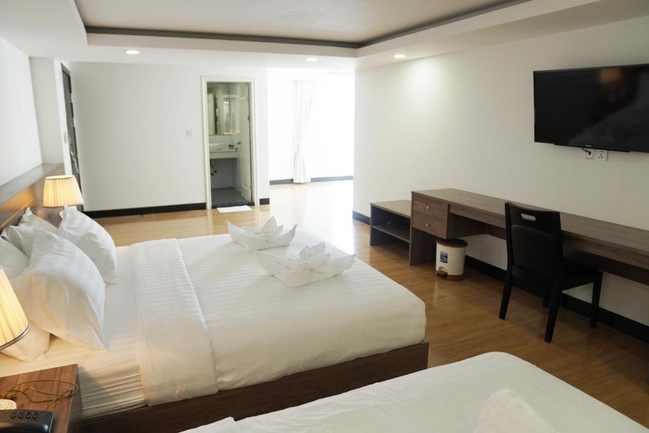 Apple Hotel Three - Near Pnh Airport Phnom Pen Exterior foto