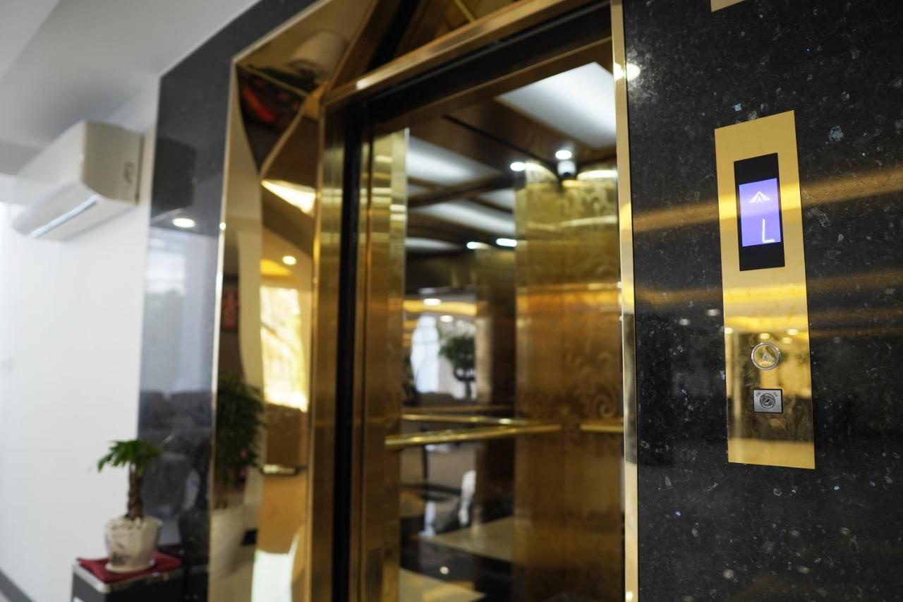 Apple Hotel Three - Near Pnh Airport Phnom Pen Exterior foto