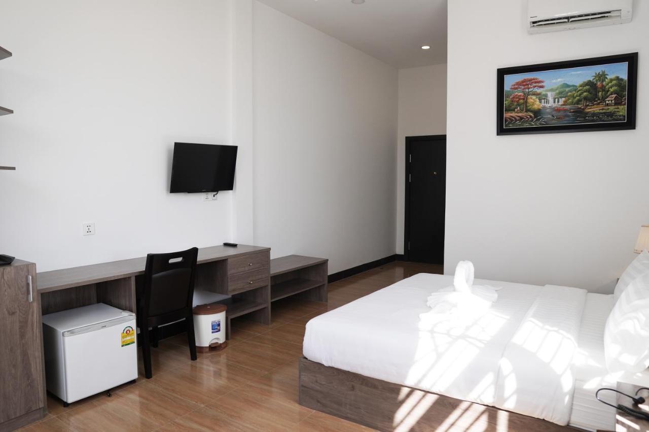 Apple Hotel Three - Near Pnh Airport Phnom Pen Exterior foto
