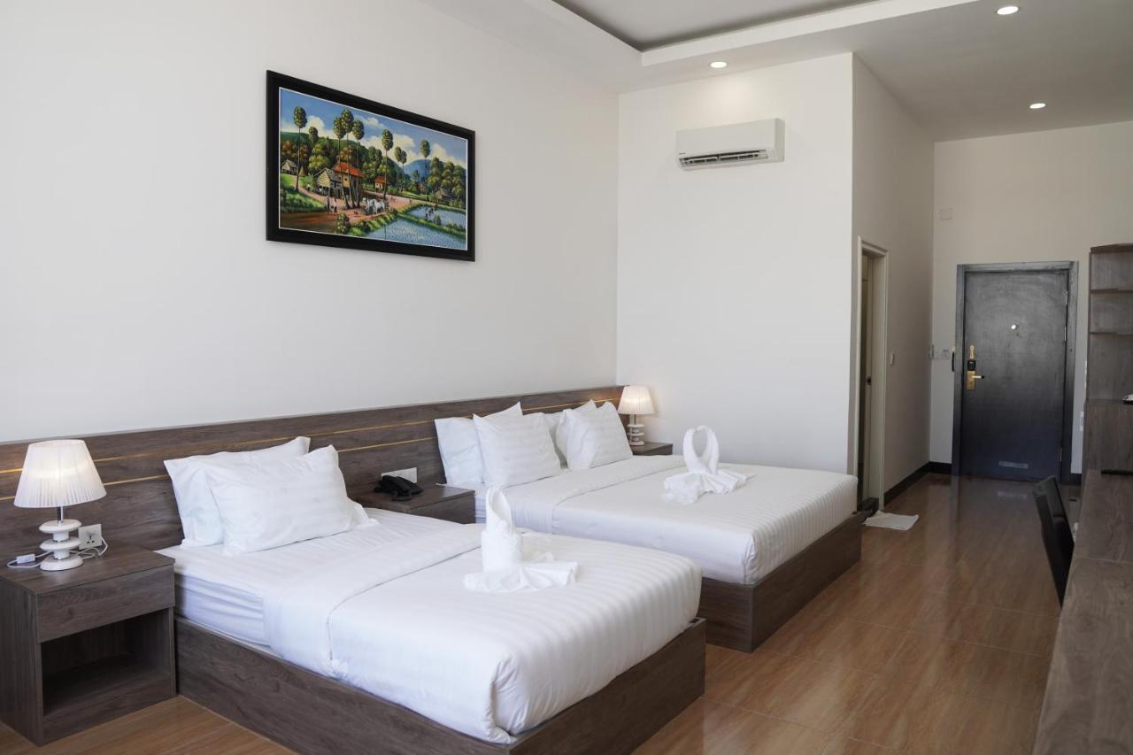 Apple Hotel Three - Near Pnh Airport Phnom Pen Exterior foto