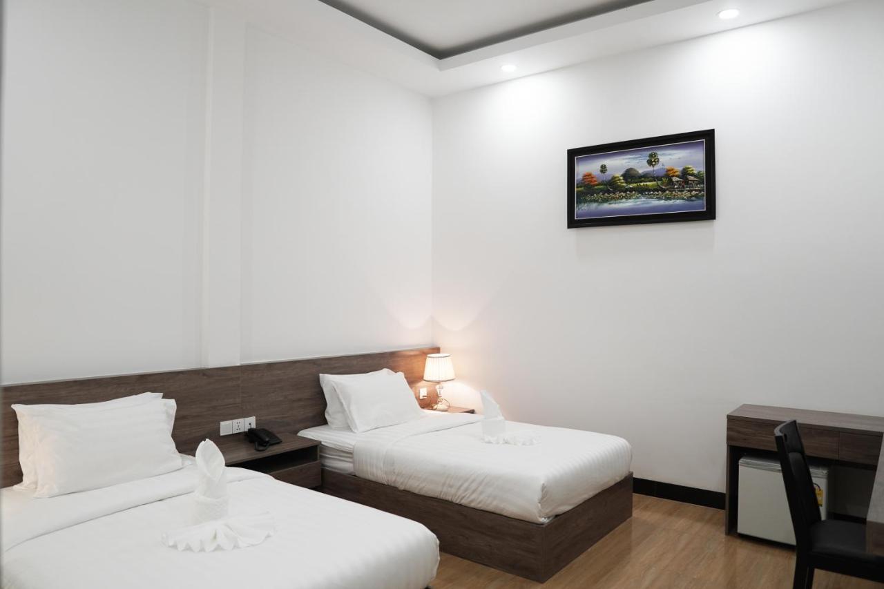 Apple Hotel Three - Near Pnh Airport Phnom Pen Exterior foto
