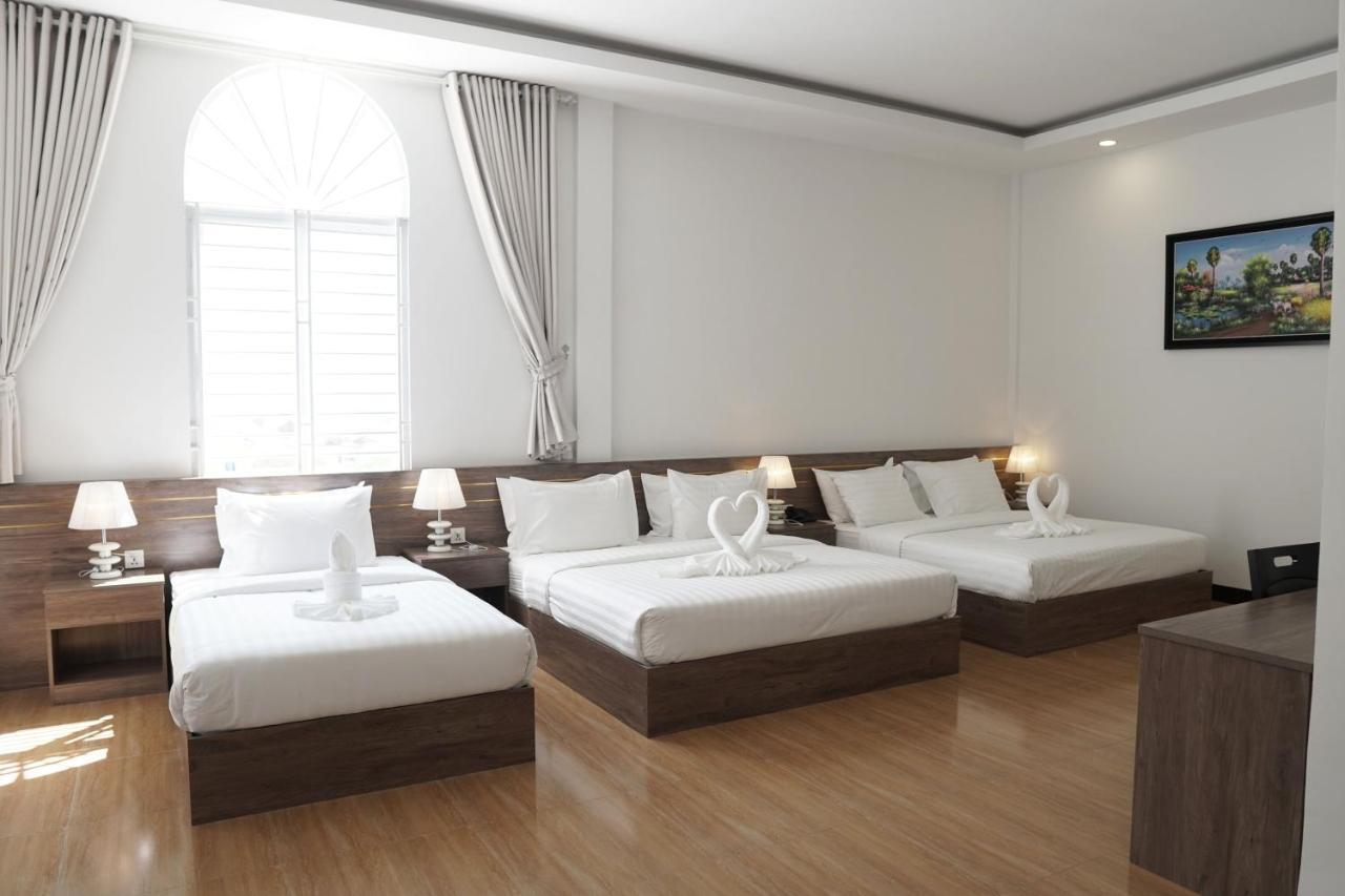 Apple Hotel Three - Near Pnh Airport Phnom Pen Exterior foto
