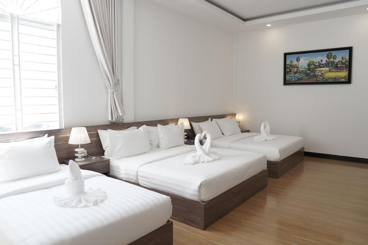 Apple Hotel Three - Near Pnh Airport Phnom Pen Exterior foto